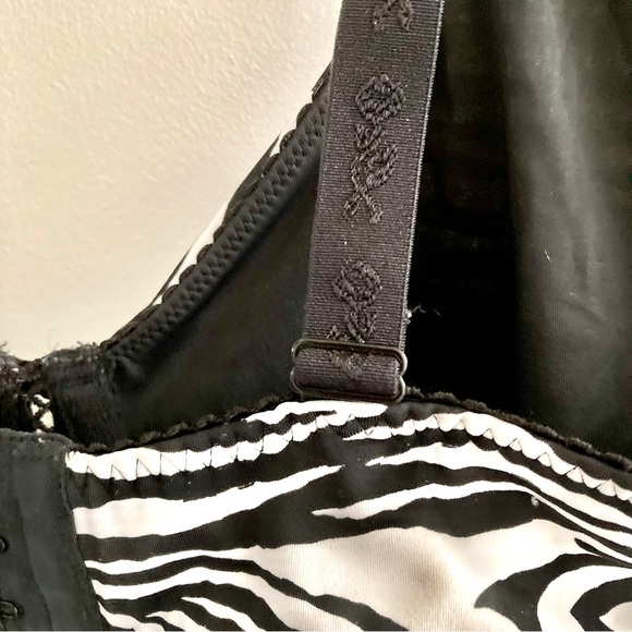 Intimates | New Zebra Pattern Bra - Picture 9 of 15